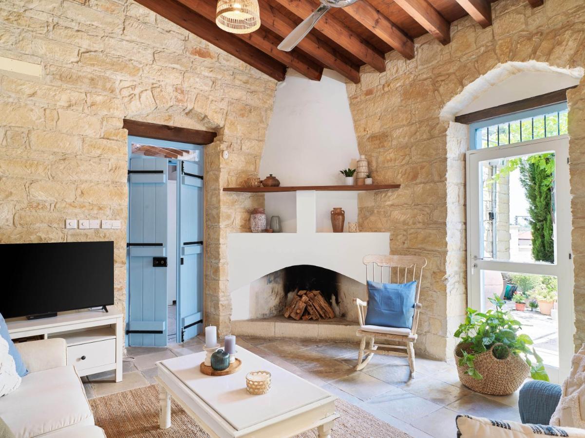 Villa Avgoustis Πάχνα Εξωτερικό φωτογραφία